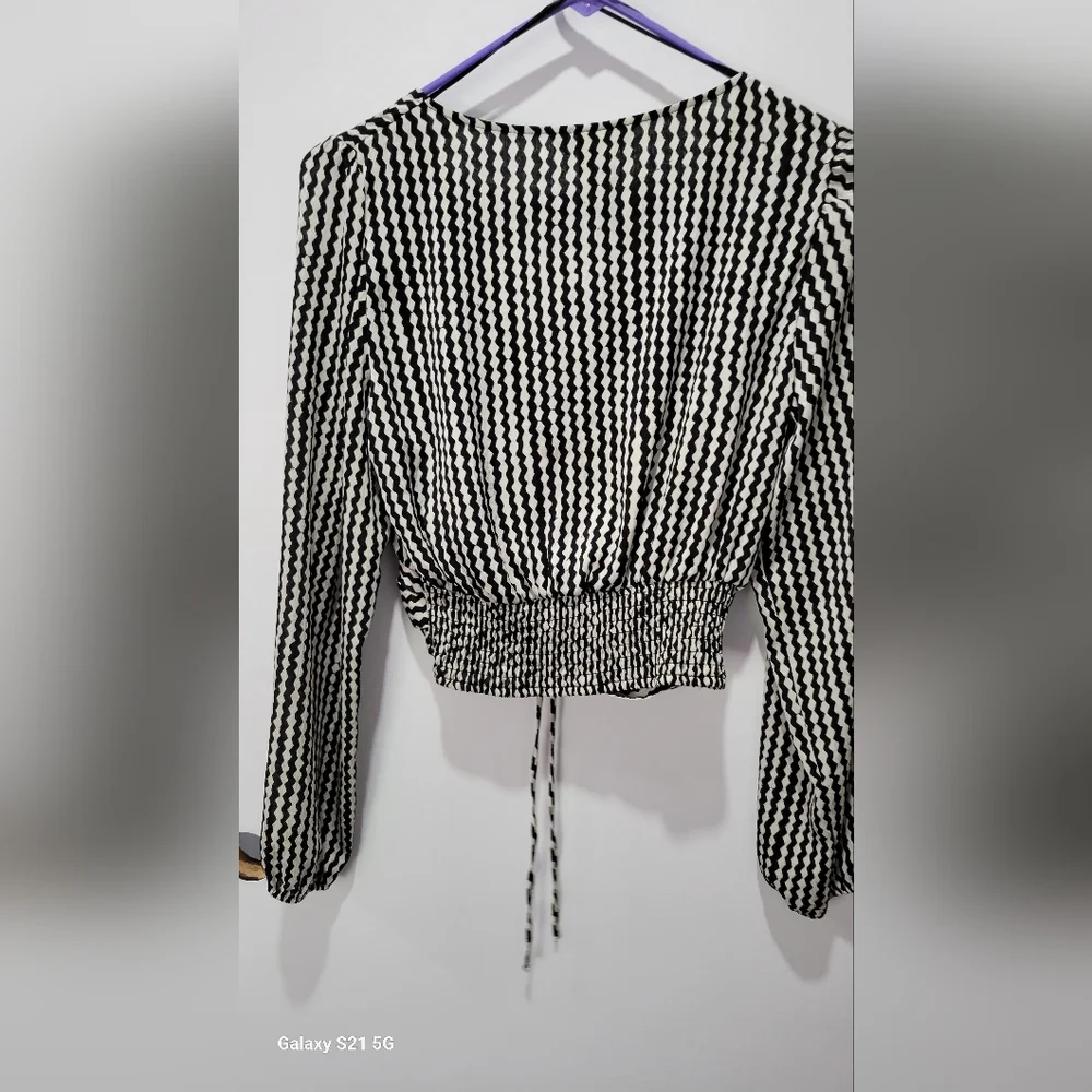 Blouse - Picture 2 of 2